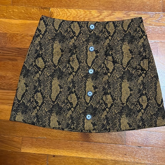 JOIE size 10 NEW SKIRT,snakeskin print. Gorgeous color. - Picture 2 of 7